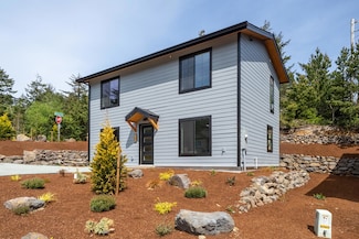 165 Breezee Way, Tillamook, OR 97141