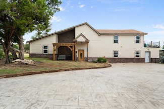 419 Sky Harbour Ct, Granbury, TX 76049