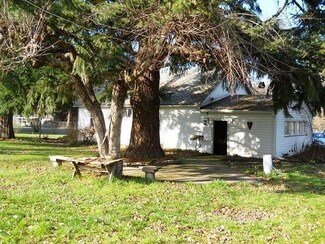 3047 Rogue River Hwy, Gold Hill, OR 97525