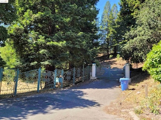 40 Hilldale Ct, Orinda, CA 94563
