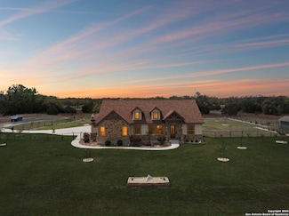 318 John Price, Blanco, TX 78606