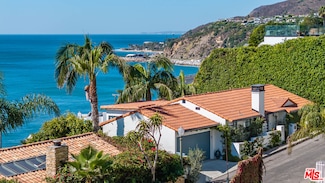 17820 Castellammare Dr, Pacific Palisades, CA 90272