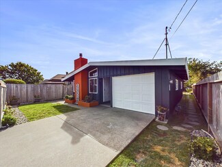 3656 F St, Eureka, CA 95503