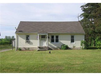 2747 E Shelby Rd, Oakfield, NY 14125