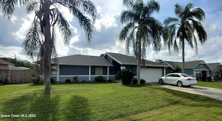 662 Castaways St NE, Palm Bay, FL 32907