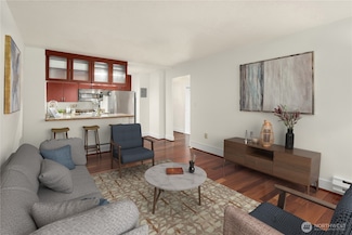 1105 Spring St Unit 401, Seattle, WA 98104