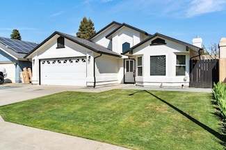 1125 N Purdue Ave, Clovis, CA 93611