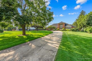 223 Broker Rd, Bloomingdale, IL 60108