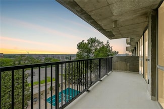 600 Admiral Blvd Unit 601, Kansas City, MO 64106