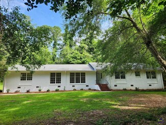 131 Crestwood Dr, Macon, GA 31211