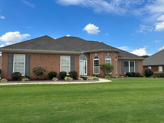 309 W Pershing Ave, Muscle Shoals, AL 35661