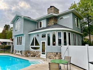 32 Hermanson St, Berlin, NH 03570