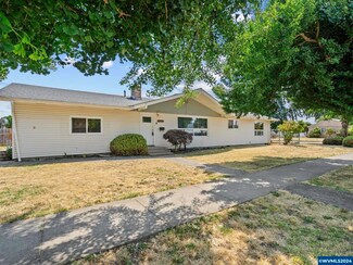 1585 S 5th St, Lebanon, OR 97355