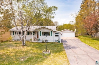 2715 Triggs Ave, Duluth, MN 55811