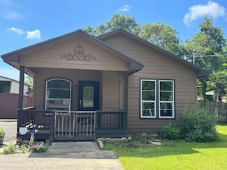 6748 Jefferson Blvd, Groves, TX 77619