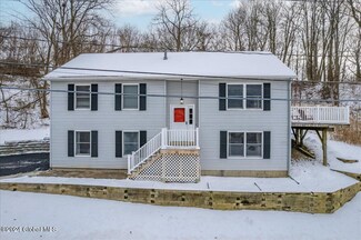 20 Green Ave, Castleton On Hudson, NY 12033