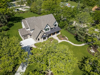 3 Royal Vale Dr, Oak Brook, IL 60523