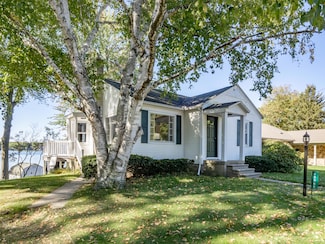 55572 N Fisher Lake Rd, Three Rivers, MI 49093