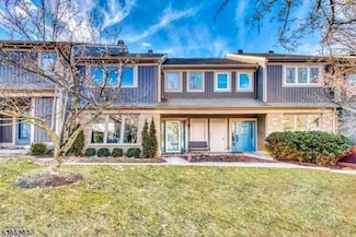 587 Glasmere Rd, Mahwah, NJ 07430