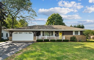17 Sunset Ln, Joliet, IL 60433