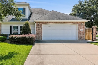 3895 E Pointe Dr, Beaumont, TX 77706