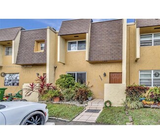 5624 Blueberry Ct, Lauderhill, FL 33313