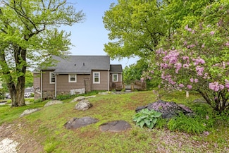 803 Oakwood Dr, Peekskill, NY 10566