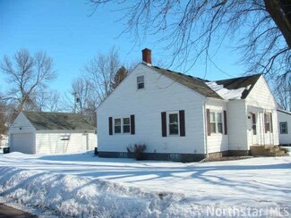 1405 14th St E, Glencoe, MN 55336