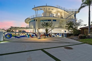 12650 7th St E, Treasure Island, FL 33706