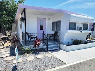 4125 Park St N, Saint Petersburg, FL 33709