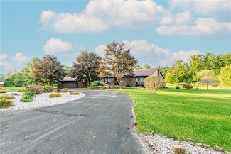 513 Mcginnis Rd, Acme, PA 15610