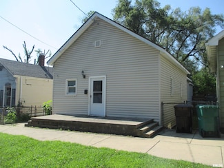 1810 W Latrobe St, Peoria, IL 61605