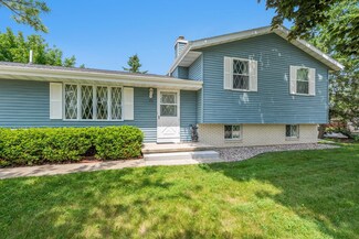 914 Elm St, Winneconne, WI 54986