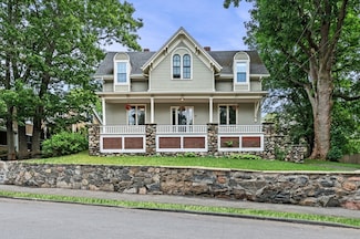 93 Redington St, Swampscott, MA 01907
