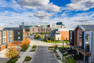 1077 Brookwood Dr, Ashwaubenon, WI 54304