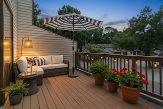 55 River Woods Ln, Burnsville, MN 55337