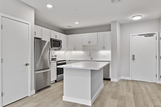 59 Mill St Unit 110, Woburn, MA 01801