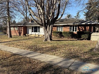 1101 Clough St, Bowling Green, OH 43402