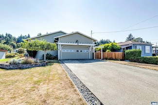 618 E Whidby Ave, Port Angeles, WA 98362