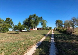 32360 W 363rd St, Osawatomie, KS 66064