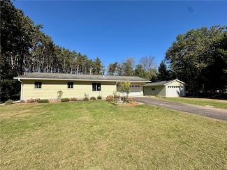 420 Lake Rd, Altoona, WI 54720