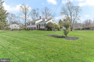 430 Heatherwood Ln, Devon, PA 19333