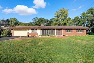 2215 S Linda Dr, Bellbrook, OH 45305