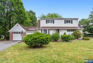 7 Burton Place, Cresskill, NJ 07626