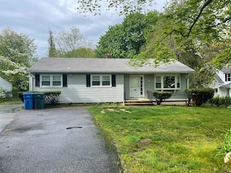 165 Cannon St, Hamden, CT 06518
