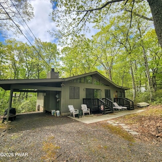 802 Placer Ct, Hawley, PA 18428
