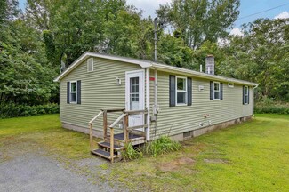 1587 S Windsor St, Royalton, VT 05068