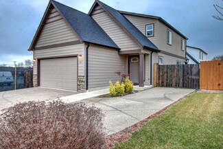1011 Camas St, Medford, OR 97501