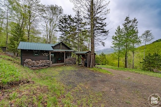 71 Nimrod Trail, Keene Valley, NY 12943
