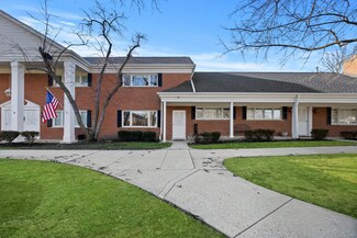 1105 Chanticleer Ln Unit 1105, Hinsdale, IL 60521